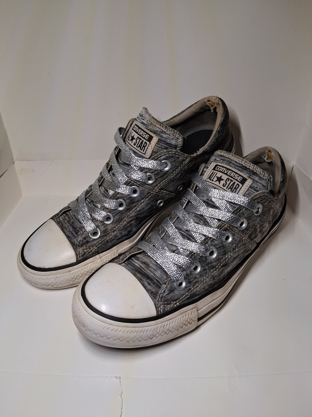Womens Converse Low Tops Silver, Gray, & White Fabric Sneakers Size 8